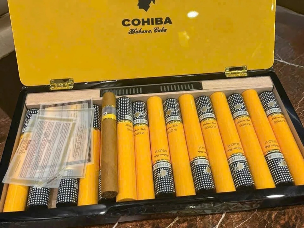 Xì gà Cohiba Siglo VI hộp sơn mài 15 điếu chính hãng