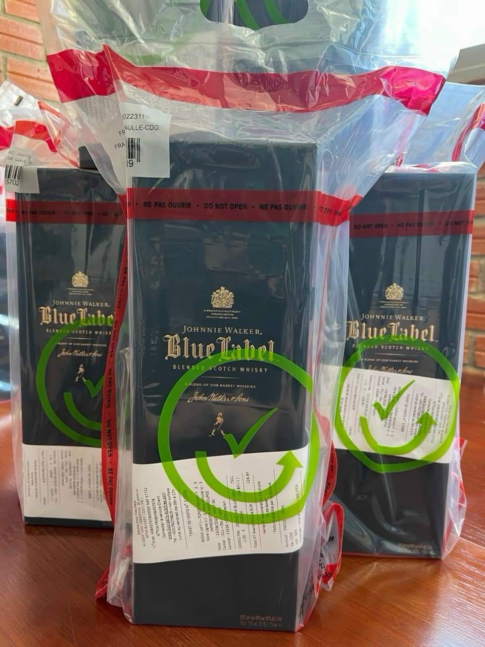 Rượu Blue Label xách tay- Giá tốt nhất