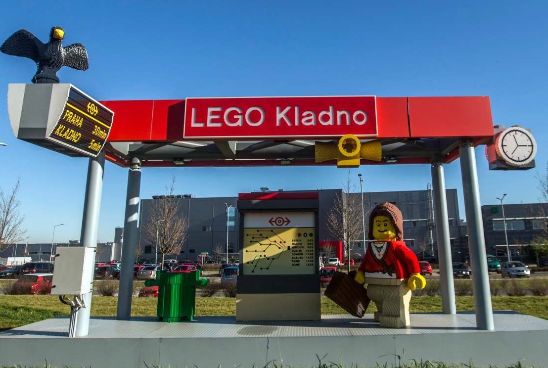 Nhà máy đồ chơi khổng lồ của LEGO