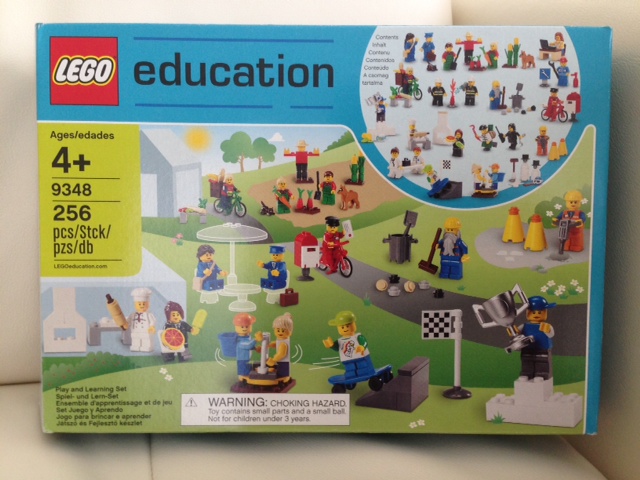 9348 LEGO® Community Minifigure Set