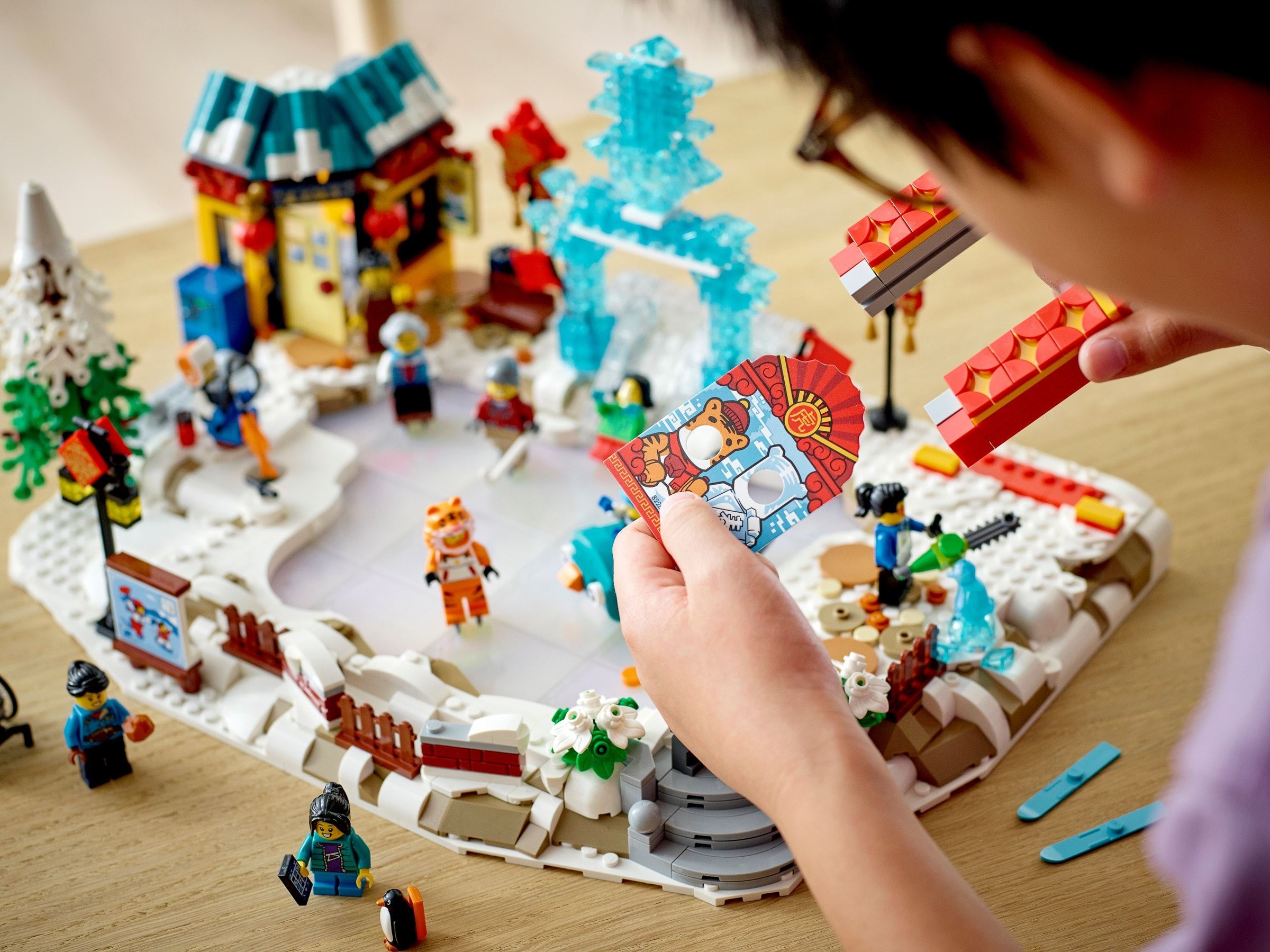 80109 LEGO Seasonal  Lunar New Year Ice Festival - Lễ hội băng Tết Nguyên đán