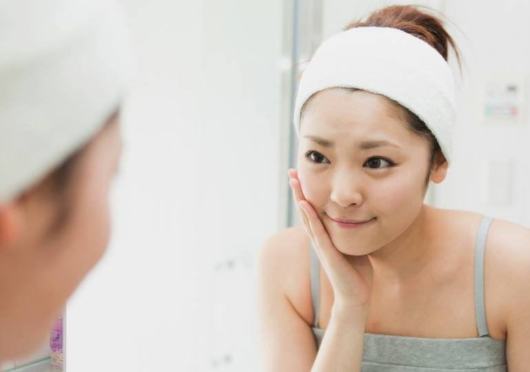 Trị mụn hiệu quả với A.C Control Nude Powder Trị mụn hiệu quả với A.C Control Nude Powder