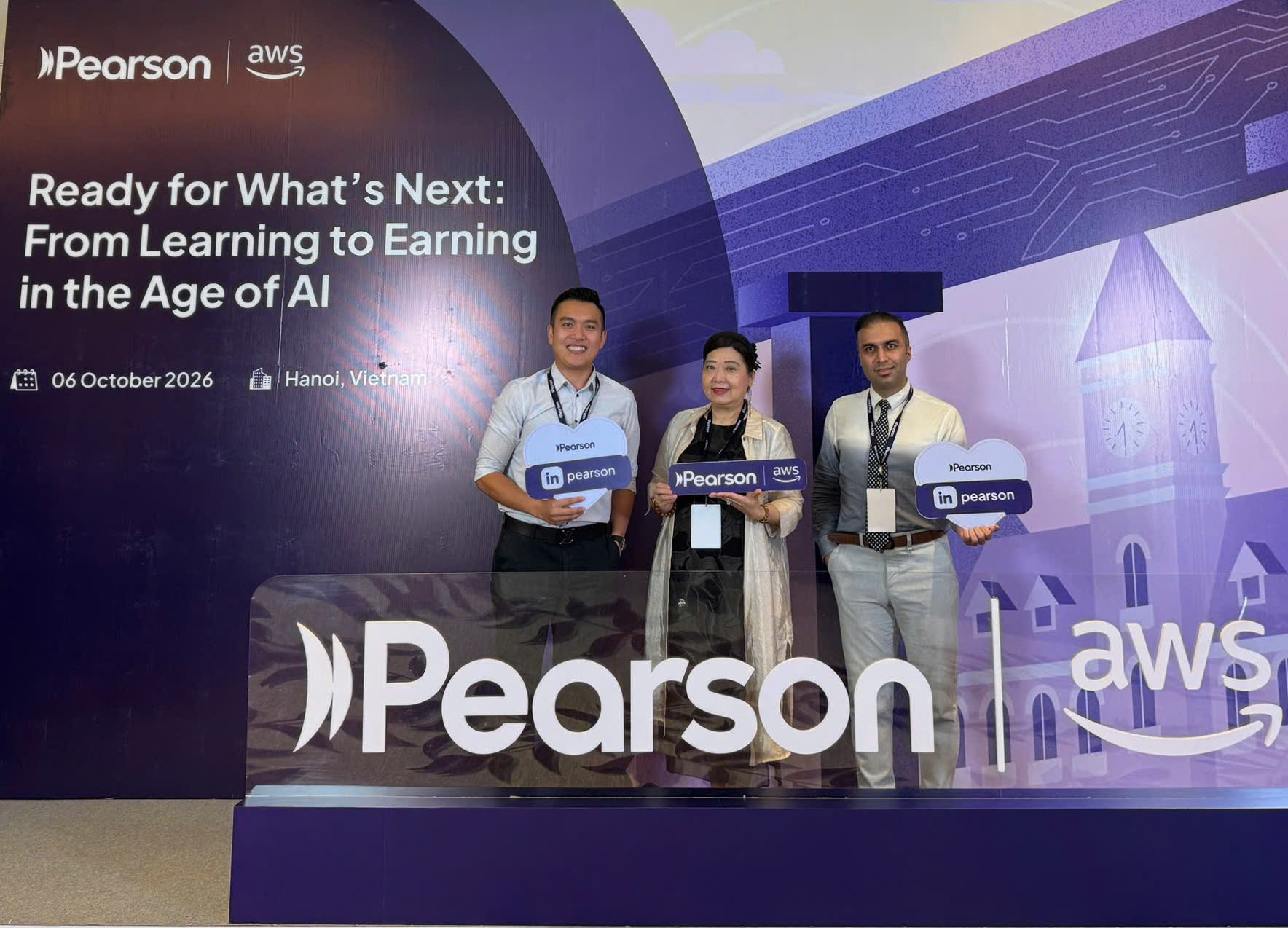 HÀ PHƯƠNG IED THAM DỰ DIỄN ĐÀN PEARSON × AWS: "READY FOR WHAT'S NEXT - FROM LEARNING TO EARNING IN THE AGE OF AI"