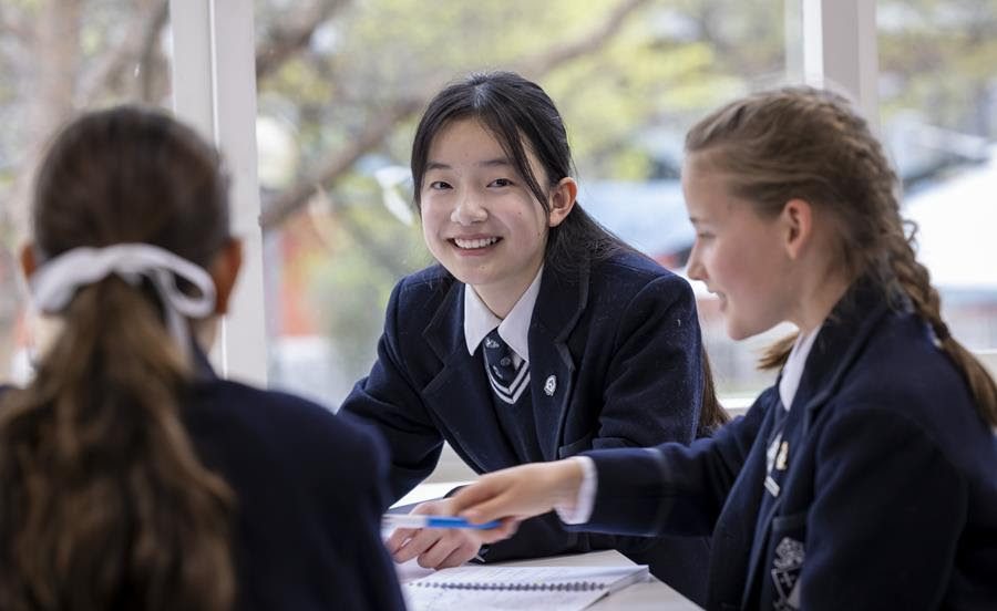 Melbourne Girls Grammar - học bổng cho học sinh Việt Nam vào Lớp 9 hoặc Lớp 10 để bắt đầu năm học 2024.