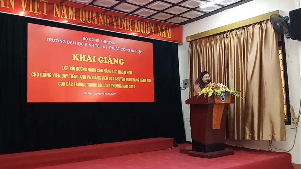  KHAI GIẢNG LỚP BỒI DƯỠNG NGOẠI NGỮ CHO GIẢNG VIÊN ĐẠI HỌC TẠI TRƯỜNG ĐẠI HỌC KINH TẾ - KỸ THUẬT CÔNG NGHIỆP CÙNG HÀ PHƯƠNG IED 