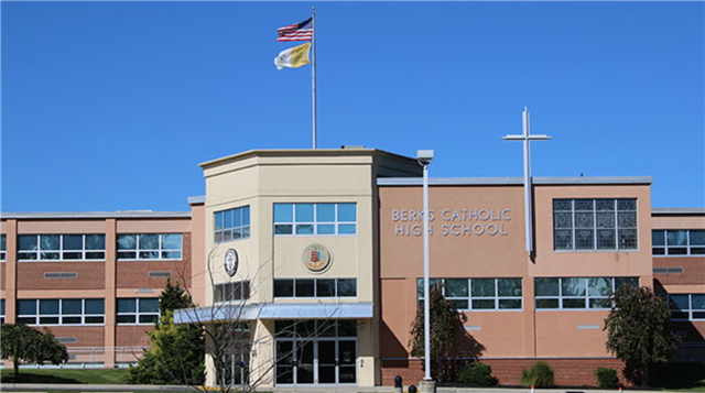 DU HỌC BẬC PHỔ THÔNG TẠI MỸ: BERKS CATHOLIC HIGH SCHOOL