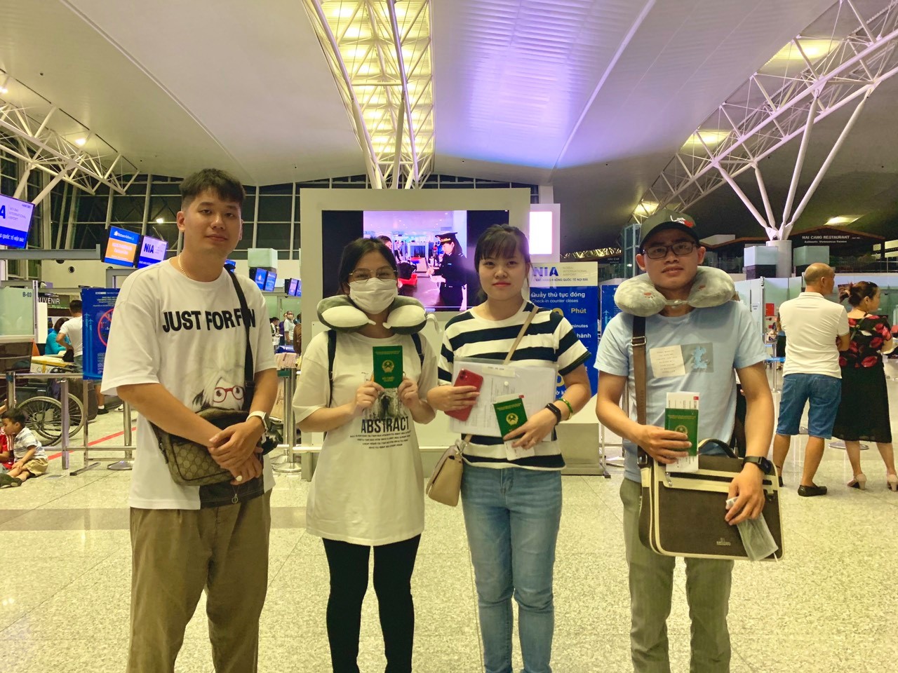 DU HỌC THẬT DỄ DÀNG KHI CÓ HÀ PHƯƠNG IED SÁT CÁNH. CHÚC MỪNG CÁC EM ĐƯỢC CẤP VISA VISUM.