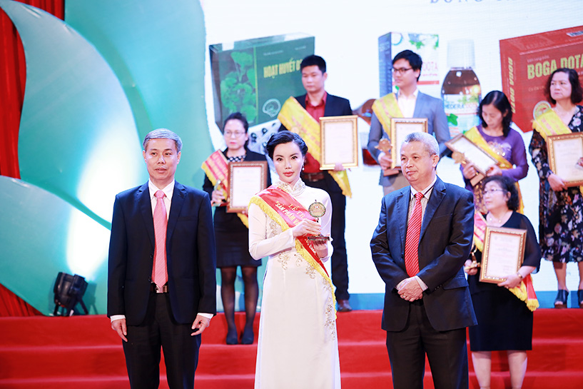 Đông Tây Group vinh dự nhận giải thưởng 