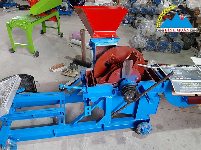 máy băm gỗ mini