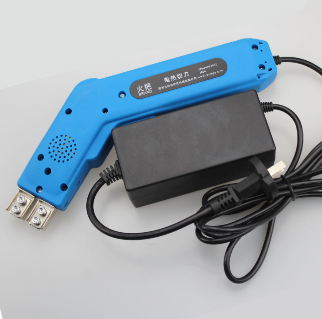 Máy cắt xốp dạng dao