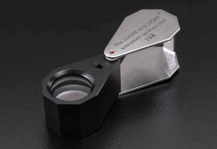 Kính lúp có đèn led Alpha Mirage MRL-106