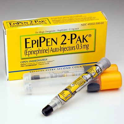 Epipen trị dị ứng sốc phản vệ khi bị ong chích