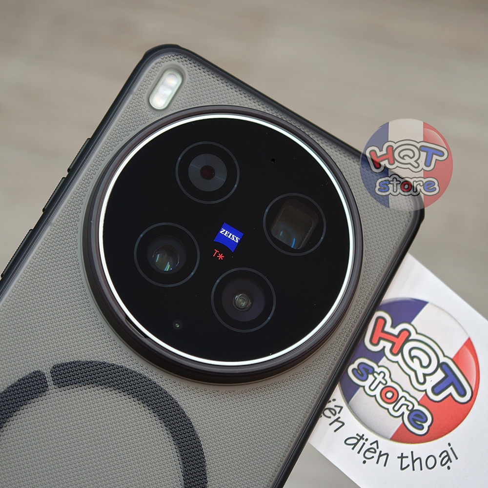 Ốp lưng Nillkin Frosted Shield Pro Magnetic cho Vivo X300 Ultra