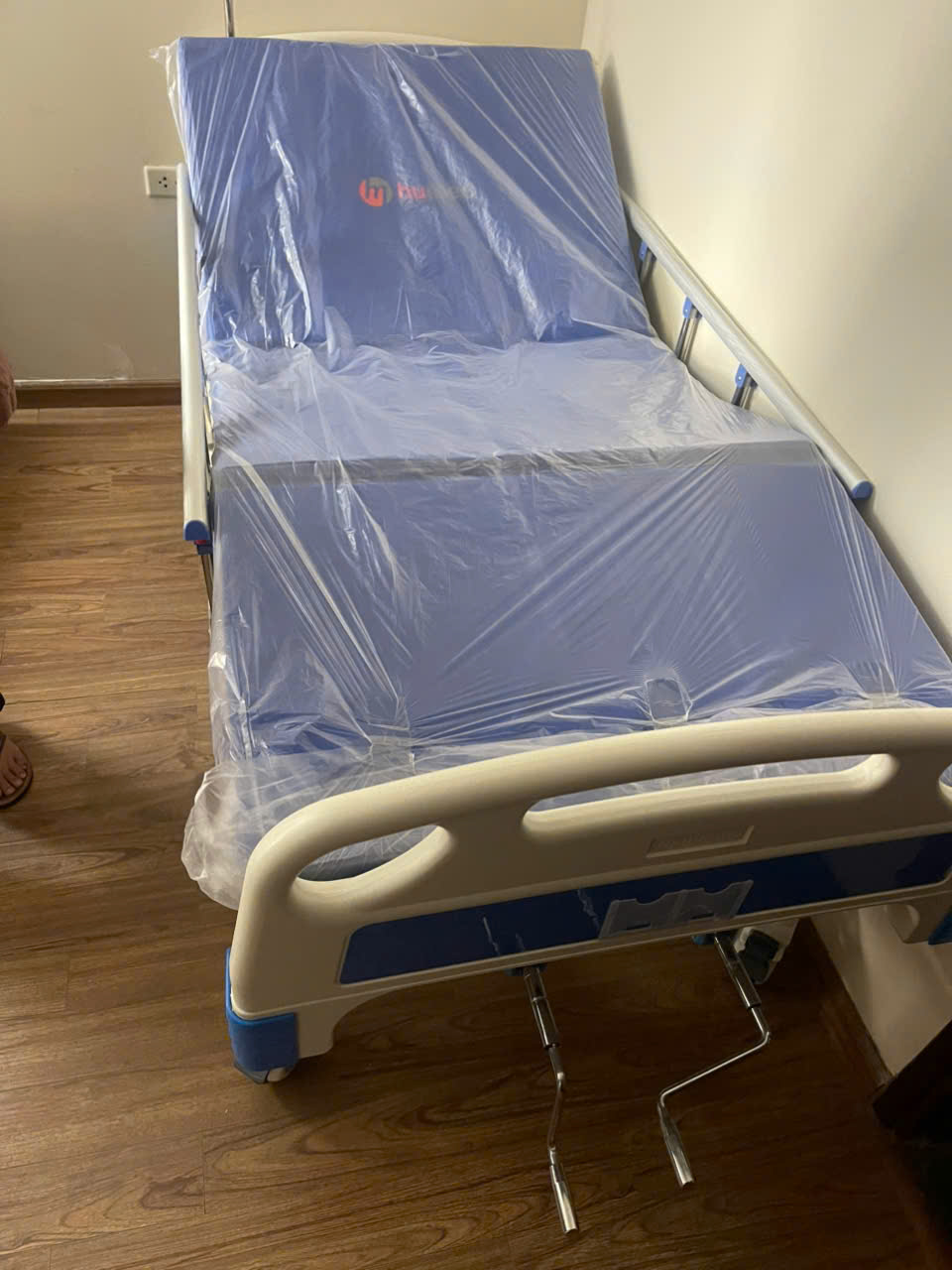 giường bệnh nhân 2 tay quay Humed Hm-C2
