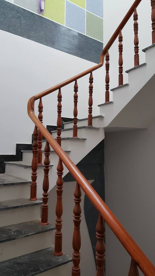cầu thang gỗ Lim cao cấp