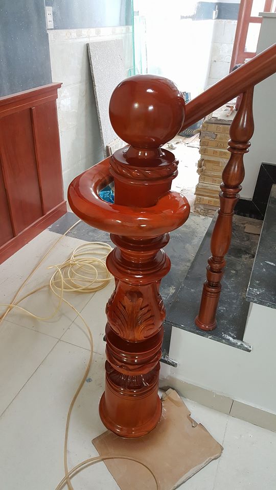 trụ cầu thang gỗ đẹp