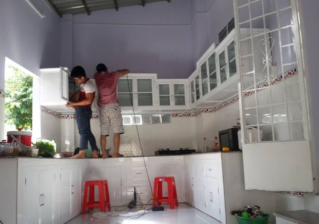 Tủ bếp nhôm kính mẫu 5