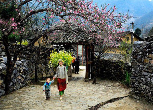 Làng văn hóa Lũng Cẩm mỗi mùa lại mang một vẻ đẹp riêng và những trải nghiệm thú vị khác nhau