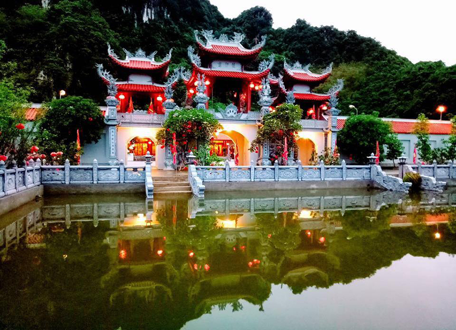 Thời Điểm Tốt Nhất Để Cầu Tài Lộc Tại Đền Hòa Bình