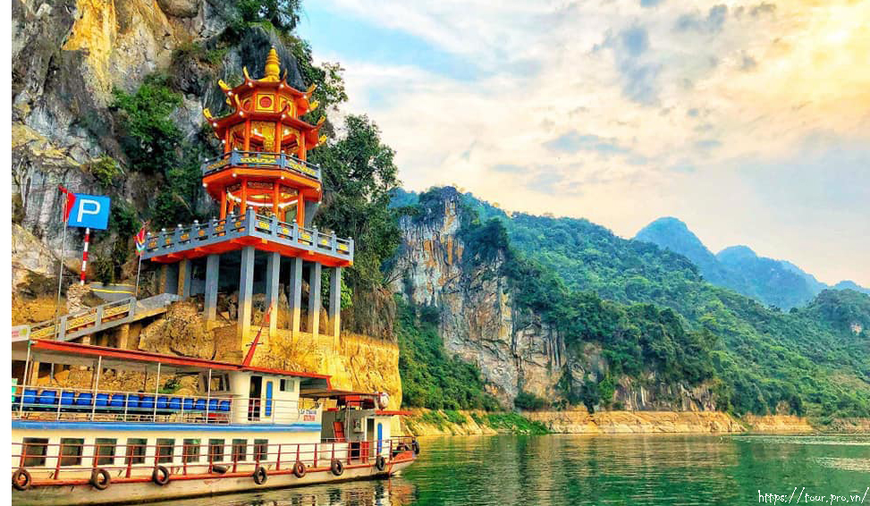 Tour Du Lịch Đền Thác Bờ Hòa Bình - Trải Nghiệm Tâm Linh Và Thiên Nhiên Hùng Vĩ