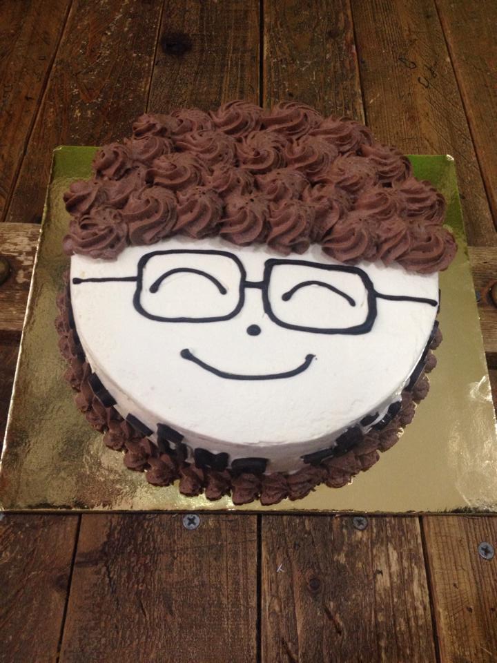 Bánh kem tươi tròn vẽ mặt cười Bánh Kem Tươi Tròn Vẽ Mặt Cười