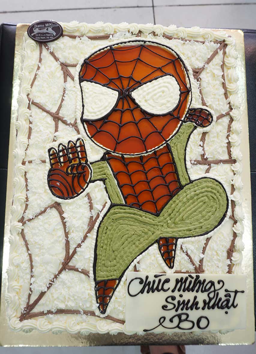 Gatto kem tươi vẽ siêu nhân người nhện