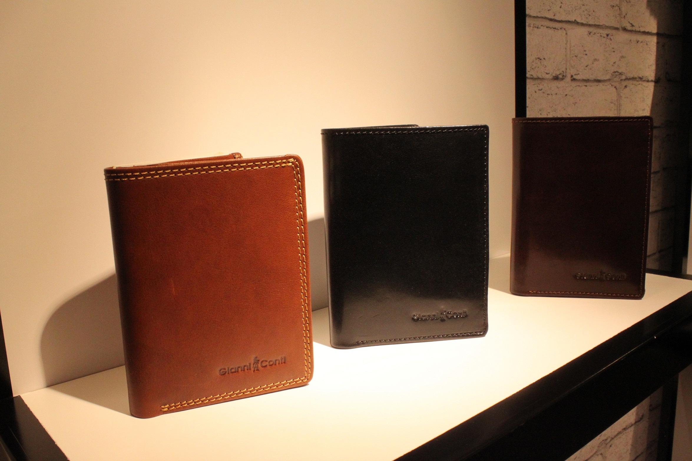 Những chiếc ví da nam hàng hiệu của hãng Gianni Conti có lịch sử từ đâu?