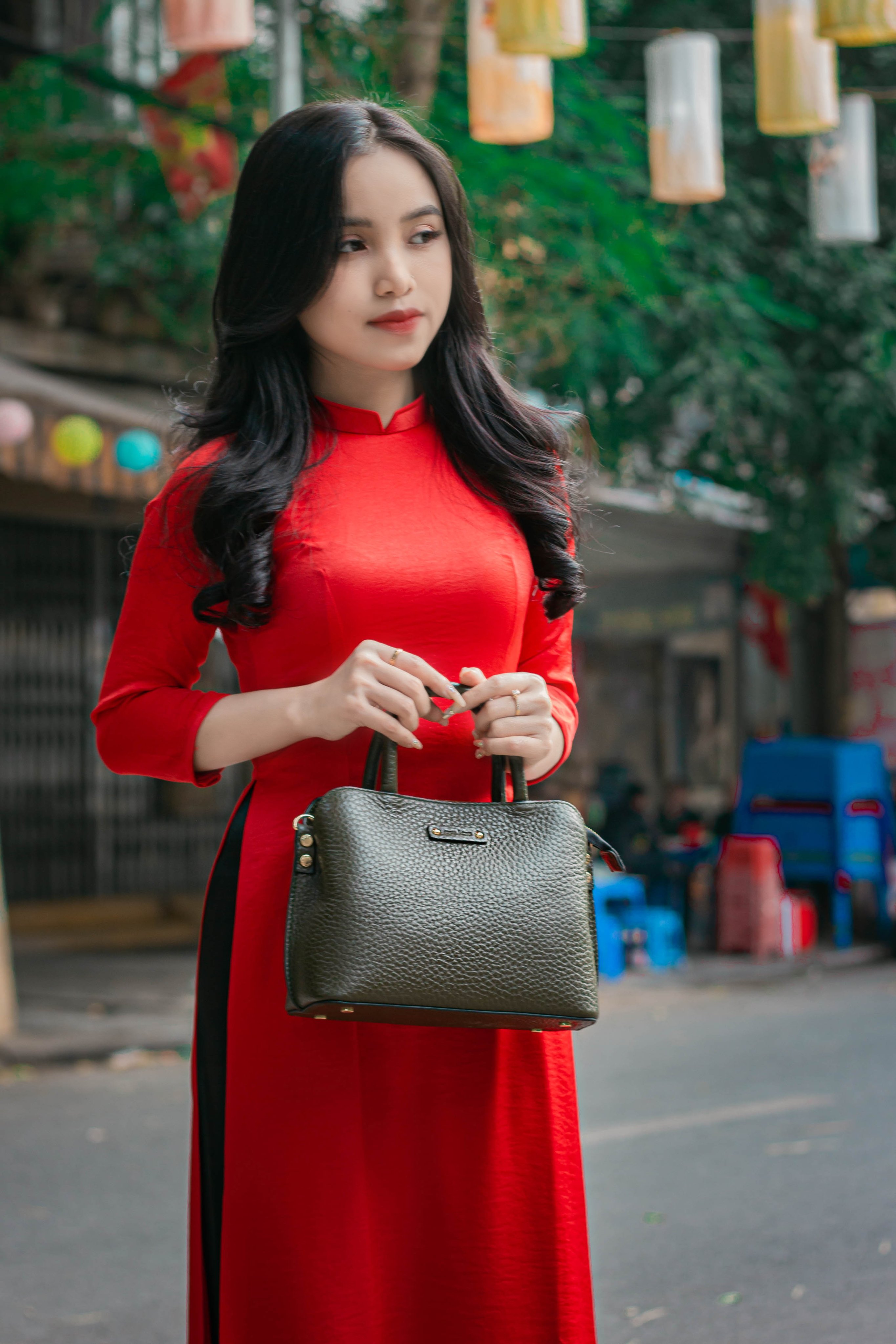 Túi xách nữ phối với áo dài ngày tết 
