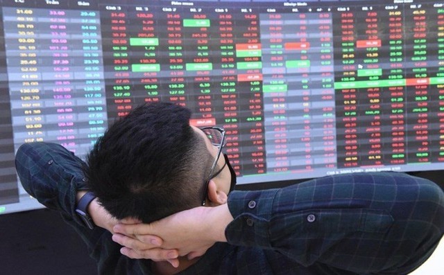 Nhà đầu tư chứng khoán kiên nhẫn chờ… kết quả thuế quan