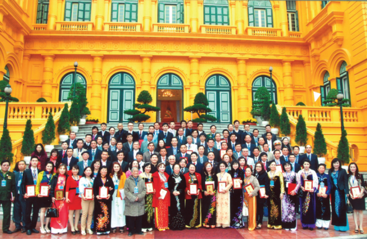 Ba Nguyen Thi Doan gap go doanh nhan ba mien tai Ha Noi 