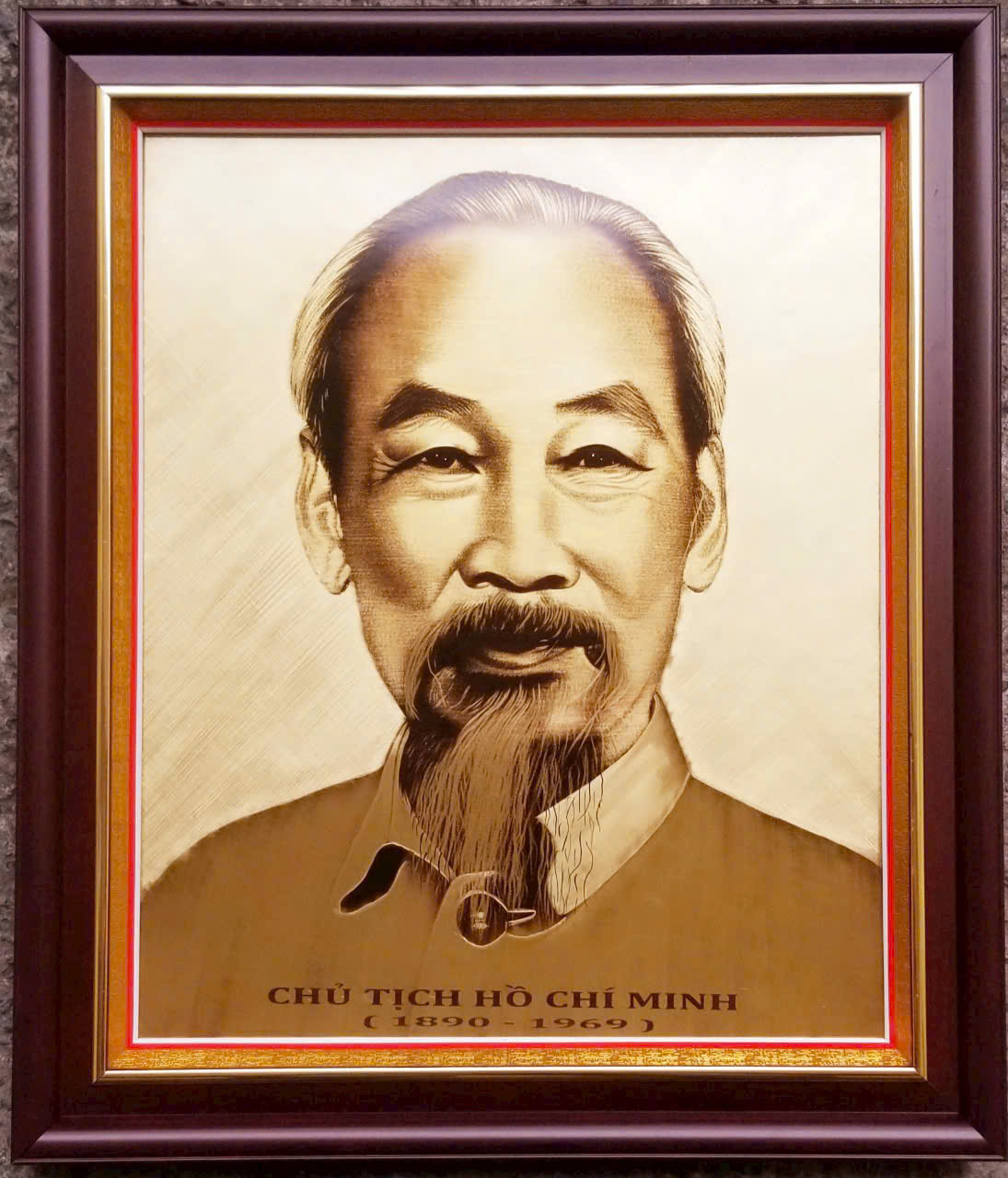 Truyền thần trên đồng đỏ nguyên chất — Nền đồng vàng ấm áp, không pha tạp, không xỉn màu theo thời gian