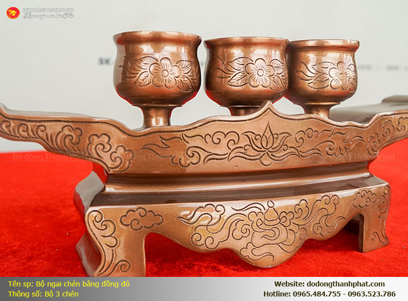 Bộ ngai kỷ 3 chén bằng đồng đỏ đúc thủ công dâng rượu nước trên ban thờ gia tiên