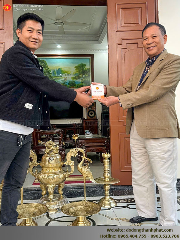 Khách hàng tin tưởng và ủng hộ đồ đồng Thành Phát