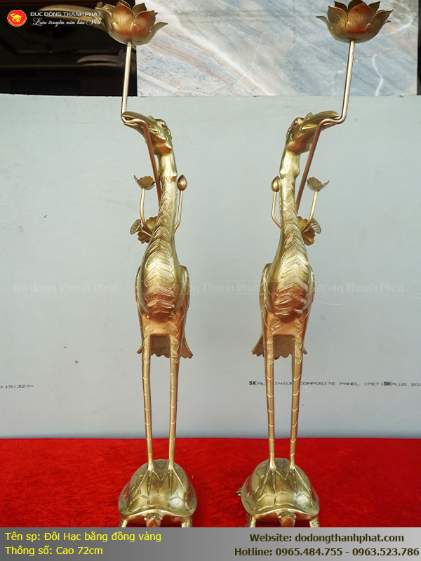 Dáng hạc đồng thanh thoát tượng trưng cho cốt cách bậc quân tử