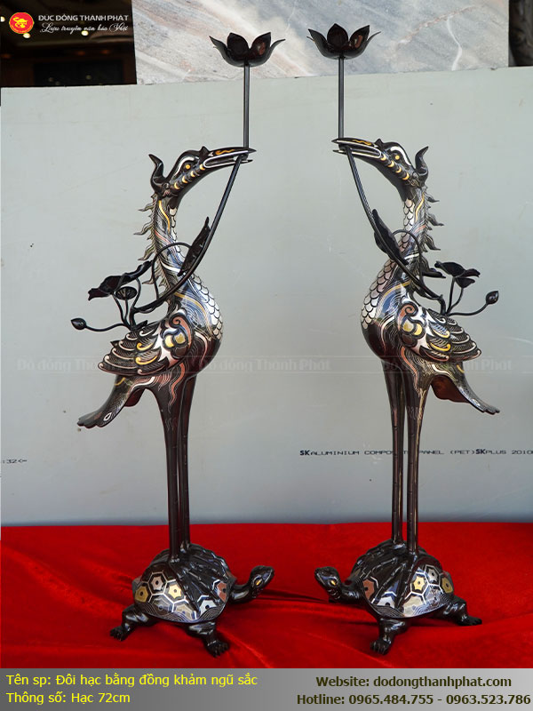 Ý nghĩa đôi hạc cưỡi rùa khảm ngũ sắc trong phong thủy ban thờ gia tiên