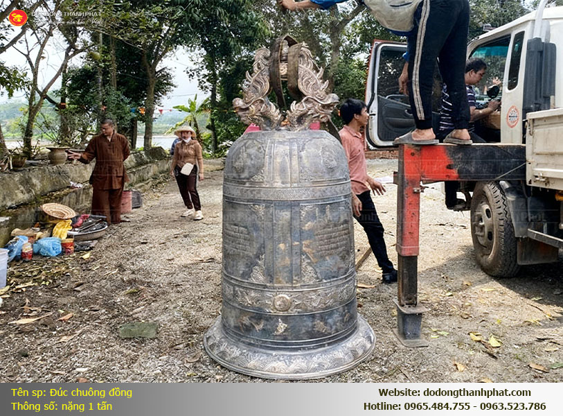 Đúc chuông đại hồng nặng 1000kg tại xưởng — Đồng đỏ nguyên chất đúc nguyên khối, nguội tự nhiên, chắc chắn bền vững