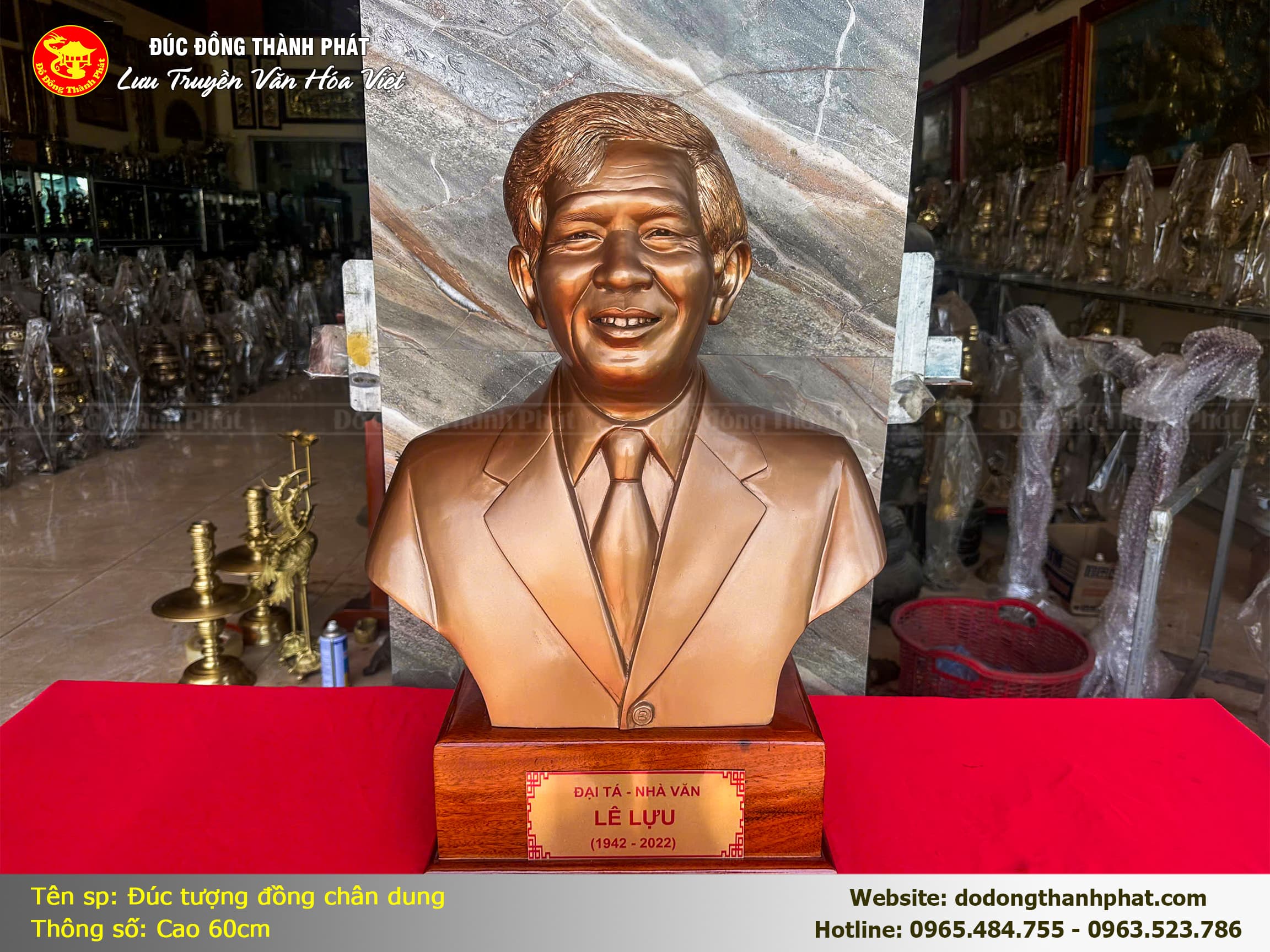 Pho tượng hoàn thiện tại xưởng Hưng Yên — Cao 60cm, đặt trên đế gỗ quý, sẵn sàng giao đến gia đình