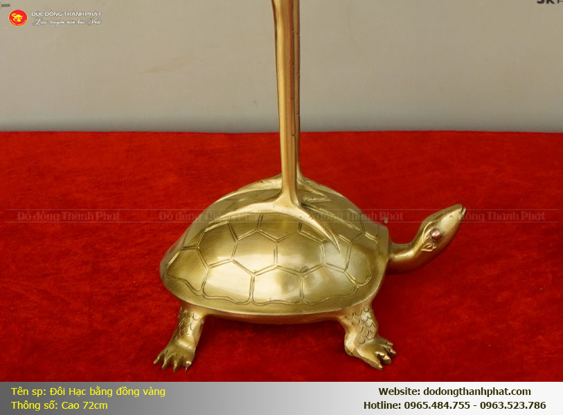 Biểu tượng Hạc cưỡi Rùa - Sự giao thoa của Thiên và Địa, mang lại vượng khí cho gia đình.