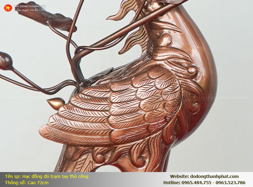 Chất liệu đồng đỏ mộc nguyên chất bền bỉ và sắc màu trầm mặc trên đồ thờ Thành Phát