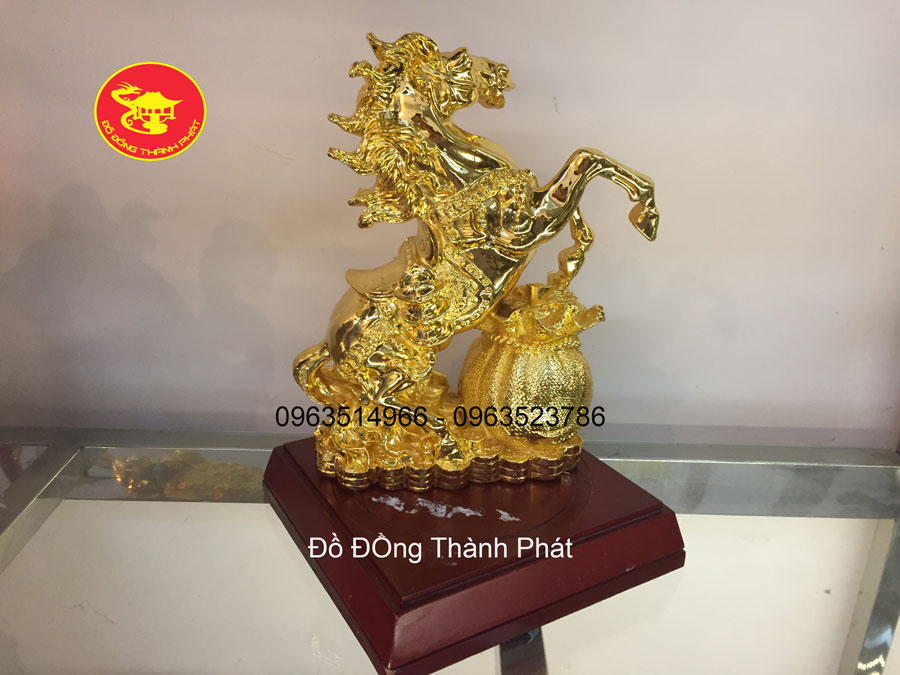 ngựa bằng đồng
