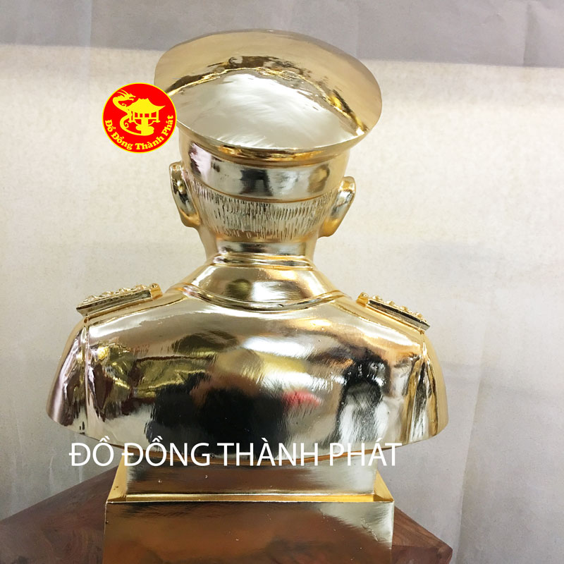 tượng chân dung võ nguyên giáp