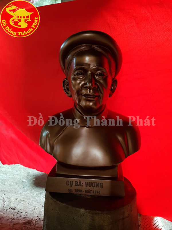 đúc tương chân dung bán thân cụ bà bằng đồng