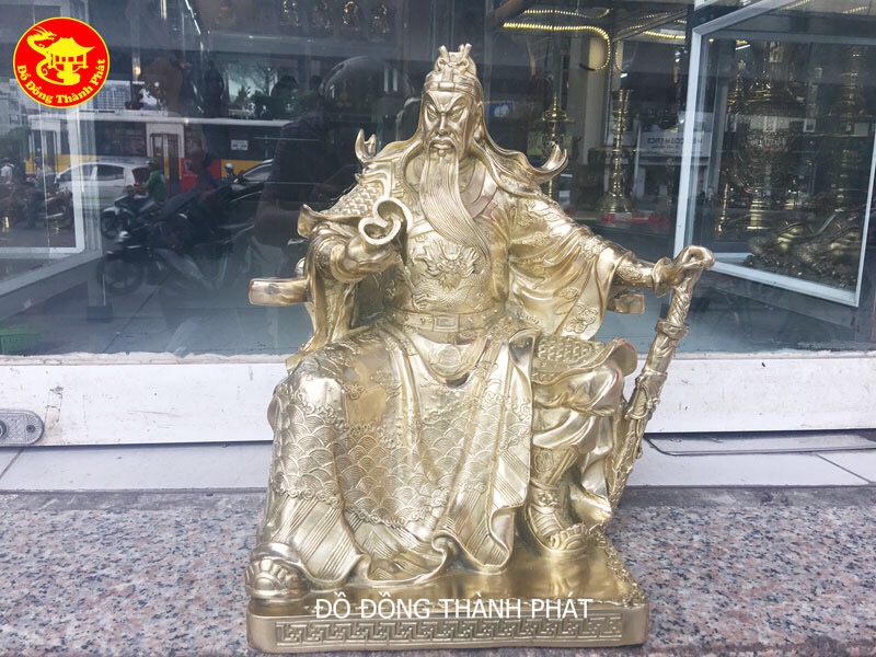 tượng đúc quan công