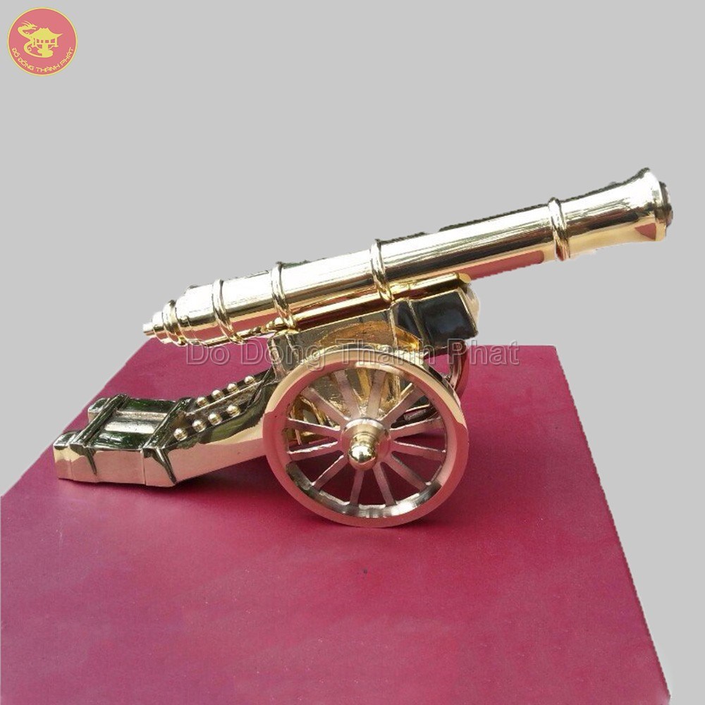 Quà tặng bằng đồng khẩu pháo thần công  mạ vàng 24k