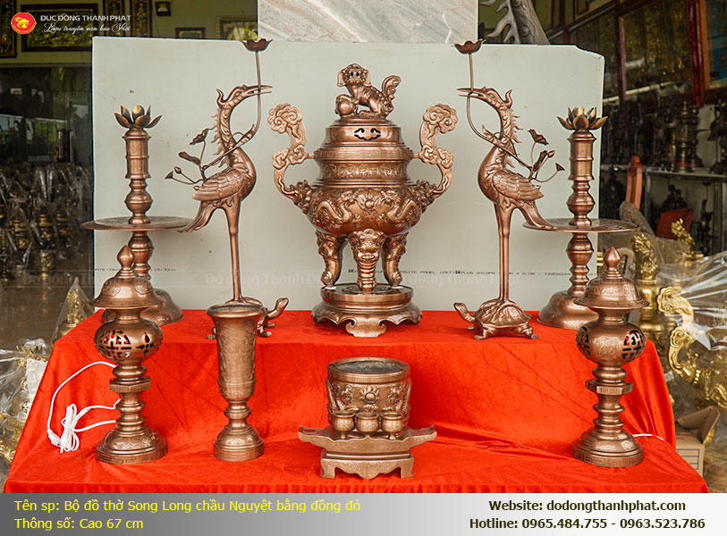 Sơ đồ bài trí đôi chân nến đồng đỏ 52cm chuẩn phong thủy trên bàn thờ đại 1m97