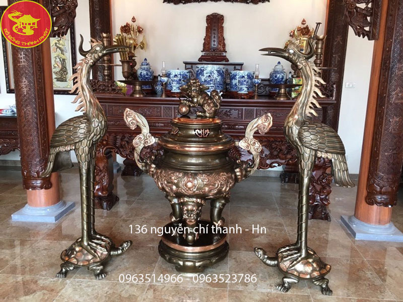 Bộ đồ thờ cúng cho nhà thờ họ bằng đồng