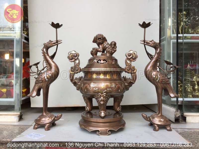 Bộ tam sự bằng đồng