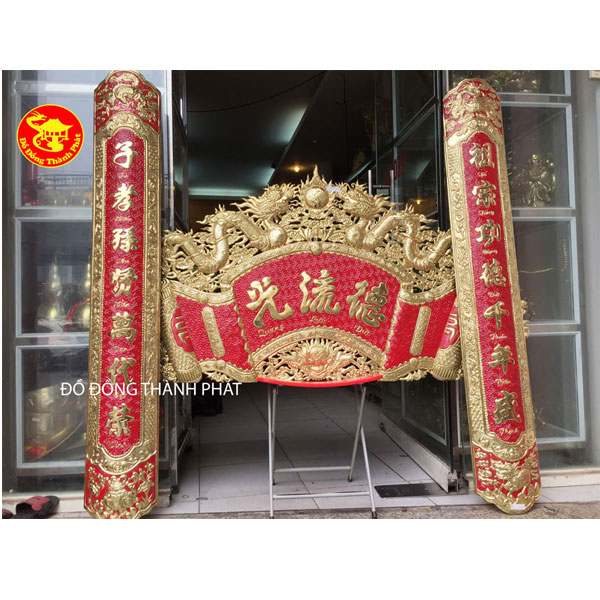 Bộ Cuốn Thư Câu Đối Đồng Vàng Nền Đỏ 1,55 m