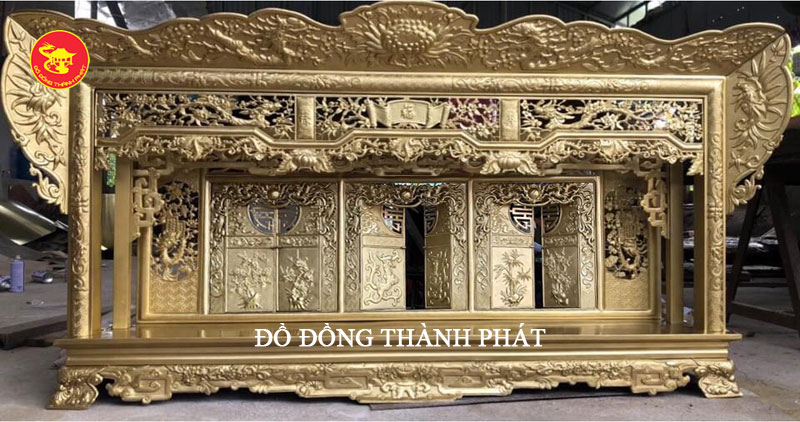 Khám thờ bằng đồng ba khoang Khám thờ bằng đồng ba khoang