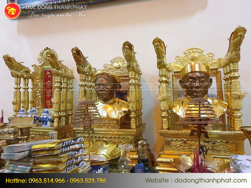 Bộ ngai thờ và tượng bán thân thờ cúng bằng đồng Bộ ngai thờ và tượng bán thân thờ cúng bằng đồng